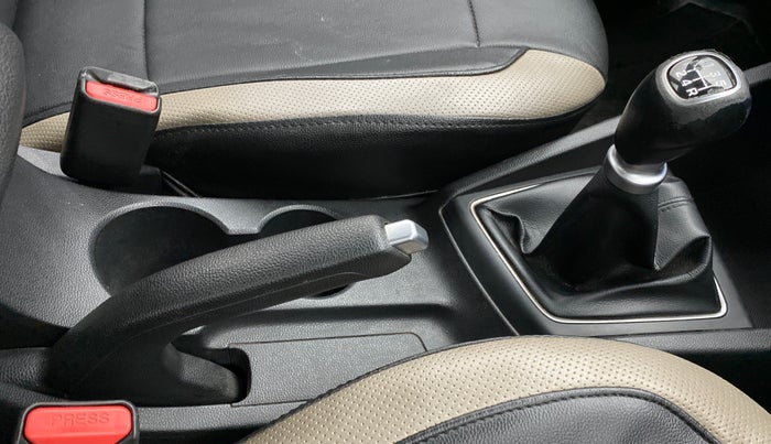 2015 Hyundai Elite i20 SPORTZ (O) 1.2, Petrol, Manual, 61,900 km, Gear Lever