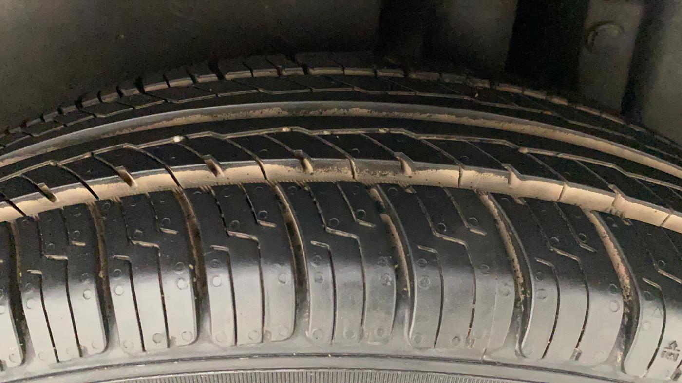 2013 Maruti Swift VDI, Diesel, Manual, 96,607 km, Left Rear Tyre Tread