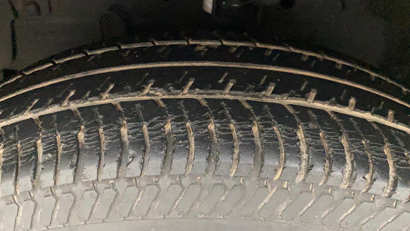 2013 Maruti Swift VDI, Diesel, Manual, 96,607 km, Left Front Tyre Tread