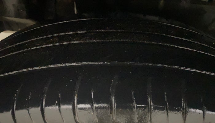 2019 Maruti Dzire VDI, Diesel, Manual, 80,606 km, Right Rear Tyre Tread