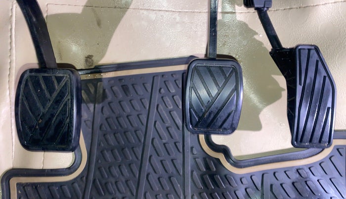 2019 Maruti Dzire VDI, Diesel, Manual, 80,606 km, Pedals