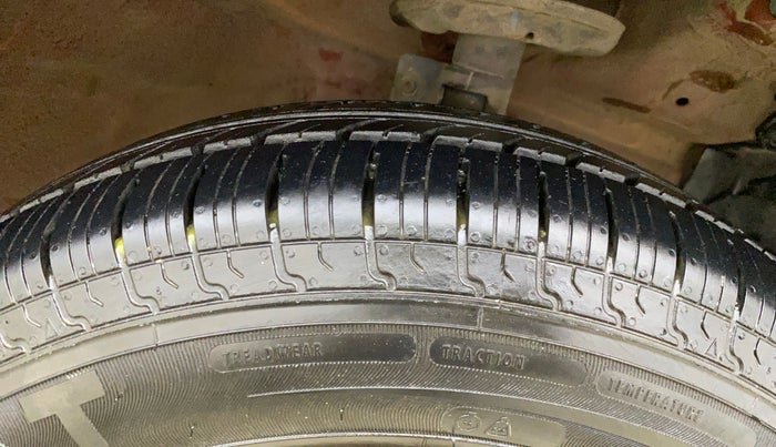 2016 Maruti Swift Dzire VXI, Petrol, Manual, 24,971 km, Right Front Tyre Tread