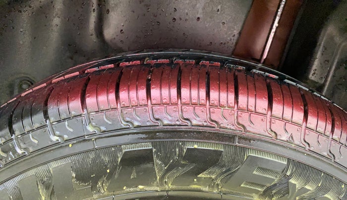 2016 Maruti Swift Dzire VXI, Petrol, Manual, 24,971 km, Left Rear Tyre Tread