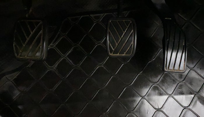 2016 Maruti Swift Dzire VXI, Petrol, Manual, 24,971 km, Pedals