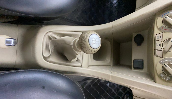 2016 Maruti Swift Dzire VXI, Petrol, Manual, 24,971 km, Gear Lever