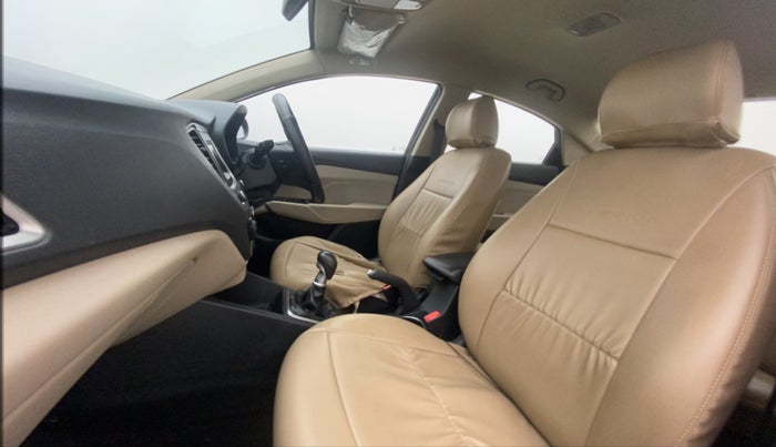 2018 Hyundai Verna 1.4 EX PETROL, Petrol, Manual, 30,520 km, Right Side Front Door Cabin