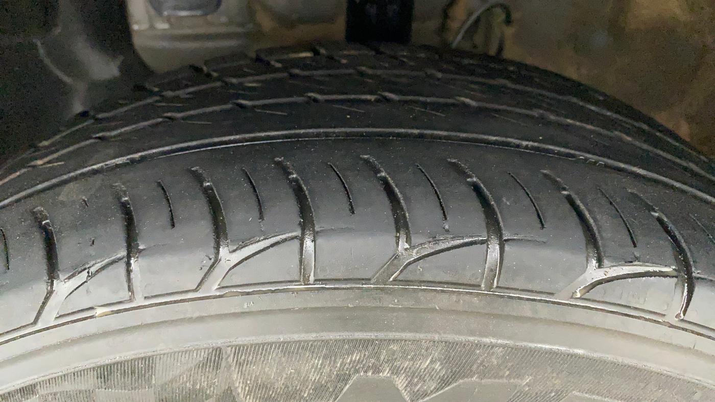 2019 Hyundai Elite i20 MAGNA PLUS 1.2, CNG, Manual, 56,414 km, Left Front Tyre Tread