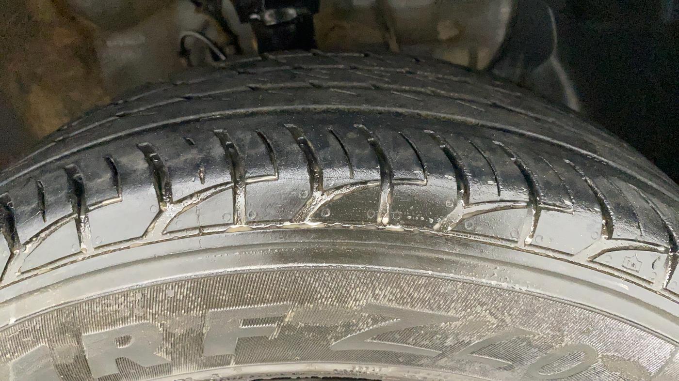 2019 Hyundai Elite i20 MAGNA PLUS 1.2, CNG, Manual, 56,414 km, Right Front Tyre Tread