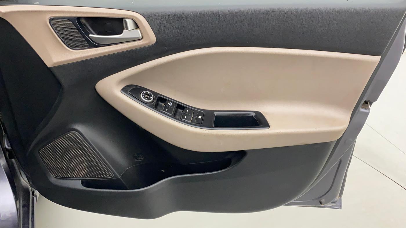 2019 Hyundai Elite i20 MAGNA PLUS 1.2, CNG, Manual, 56,414 km, Driver Side Door Panels Control