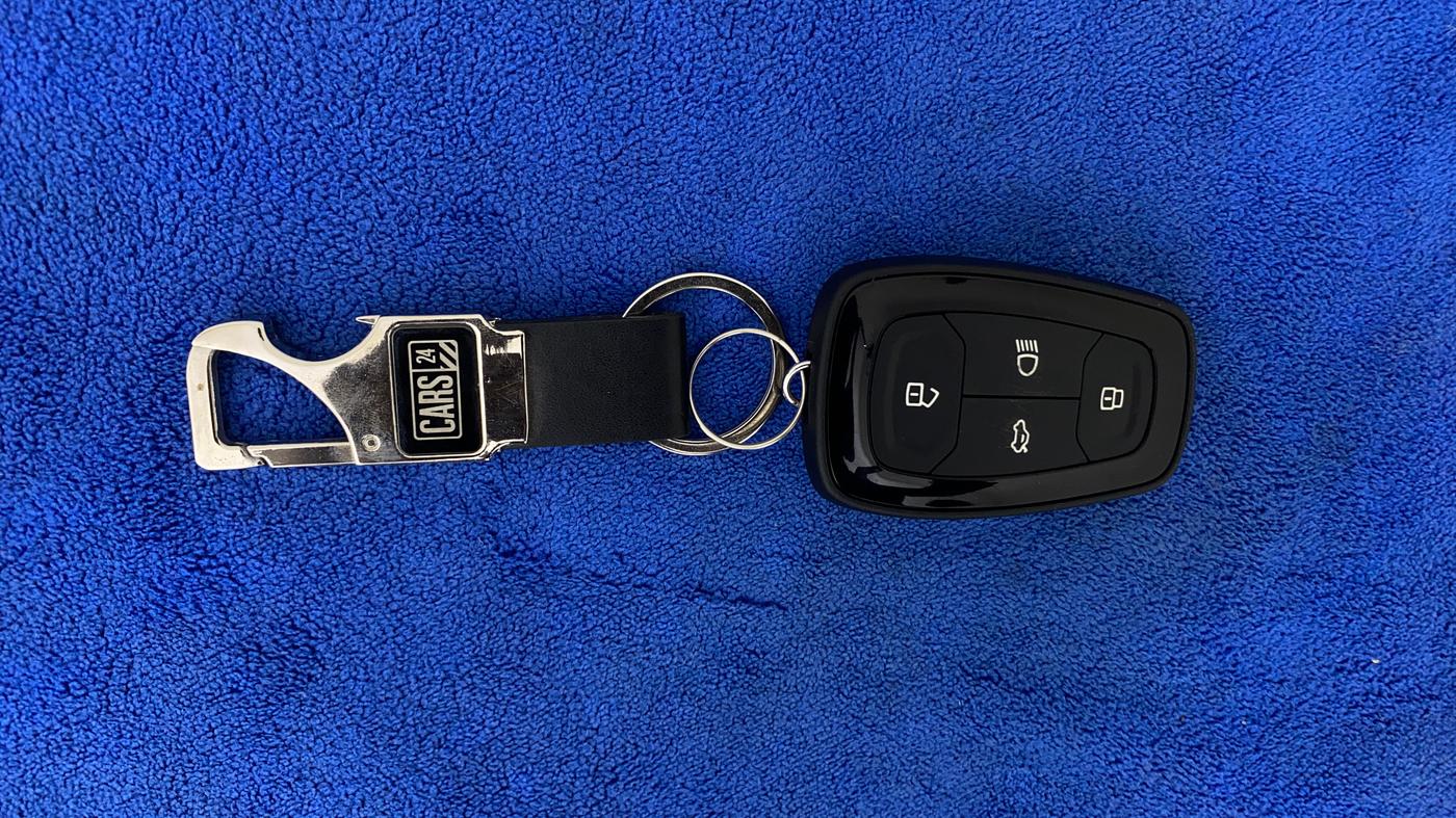 2021 Tata PUNCH CREATIVE  MT, Petrol, Manual, 24,517 km, Key Close Up