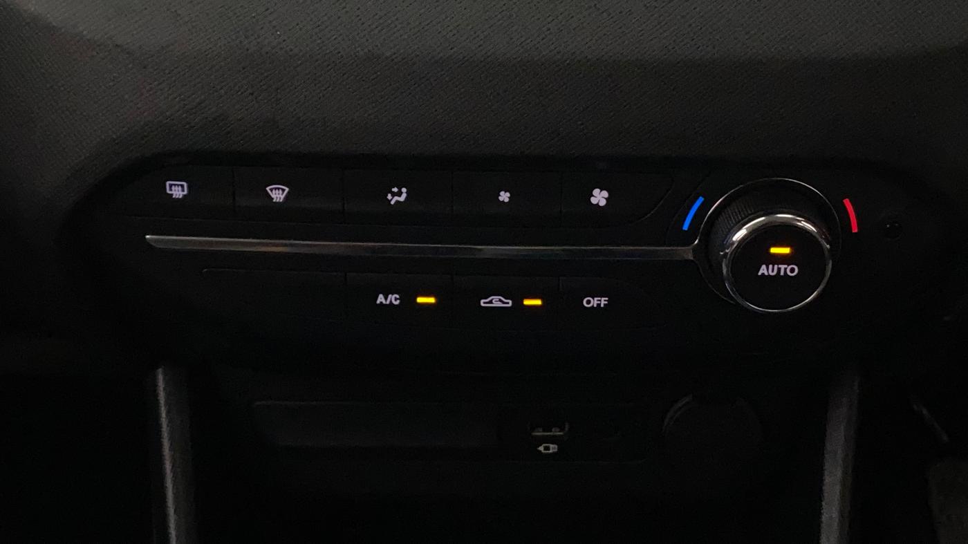2021 Tata PUNCH CREATIVE  MT, Petrol, Manual, 24,517 km, Automatic Climate Control