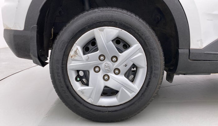 2020 Hyundai VENUE S 1.2, Petrol, Manual, 43,021 km, Right Rear Wheel