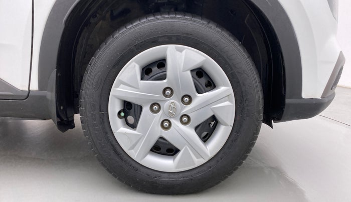 2020 Hyundai VENUE S 1.2, Petrol, Manual, 43,021 km, Right Front Wheel