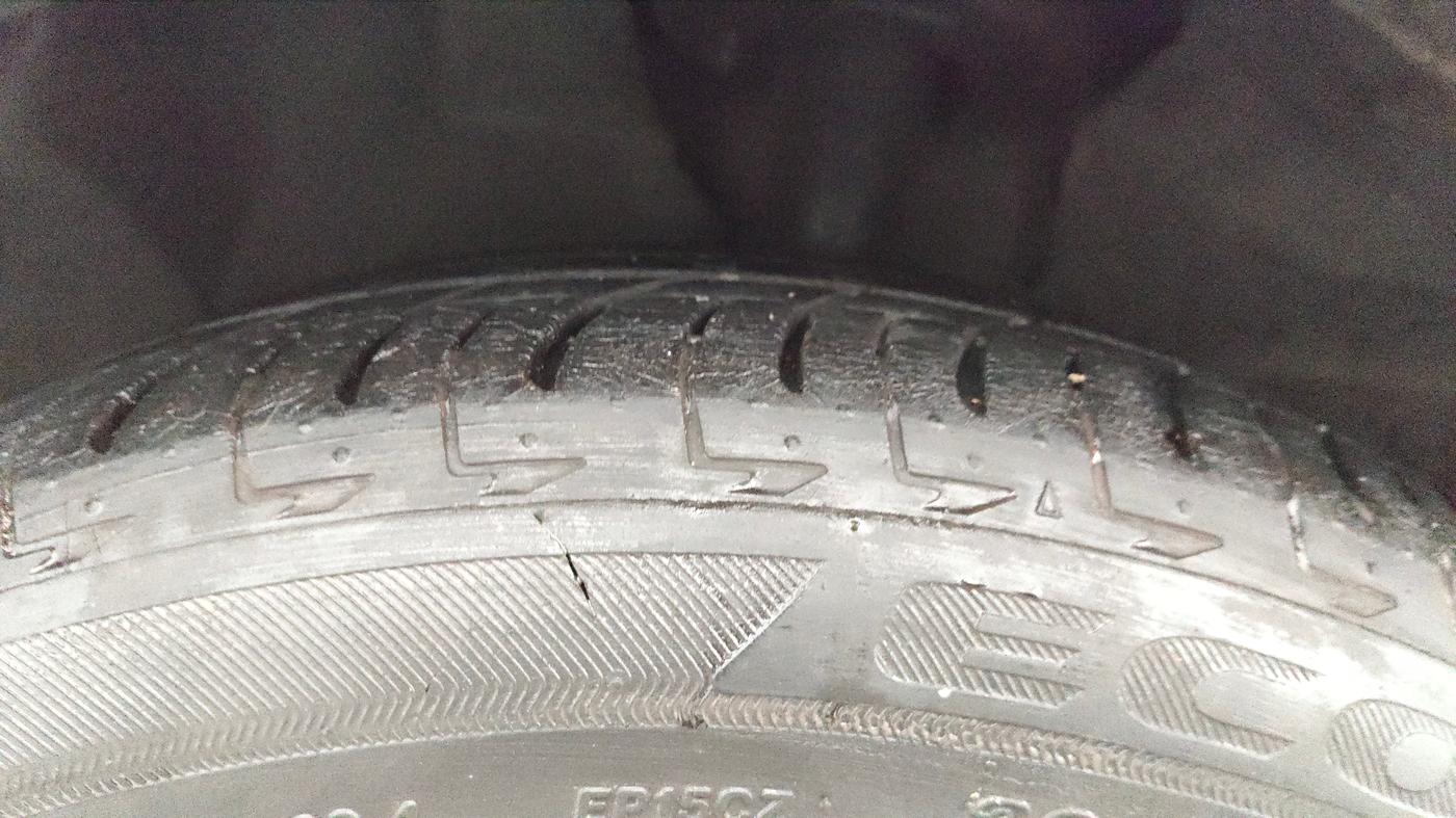 2018 Ford Ecosport TITANIUM + 1.5L PETROL AT, Petrol, Automatic, 61,005 km, Left Front Tyre Tread