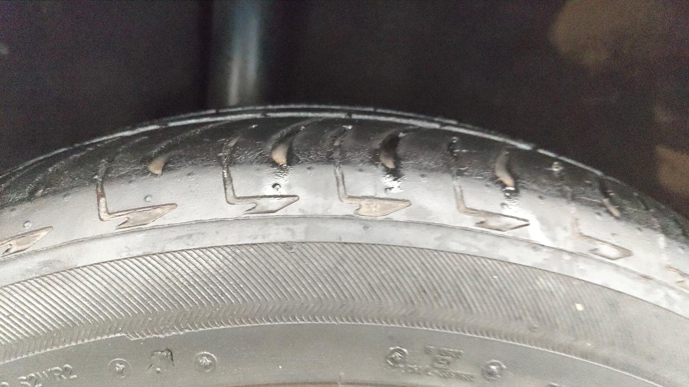 2018 Ford Ecosport TITANIUM + 1.5L PETROL AT, Petrol, Automatic, 61,005 km, Right Rear Tyre Tread