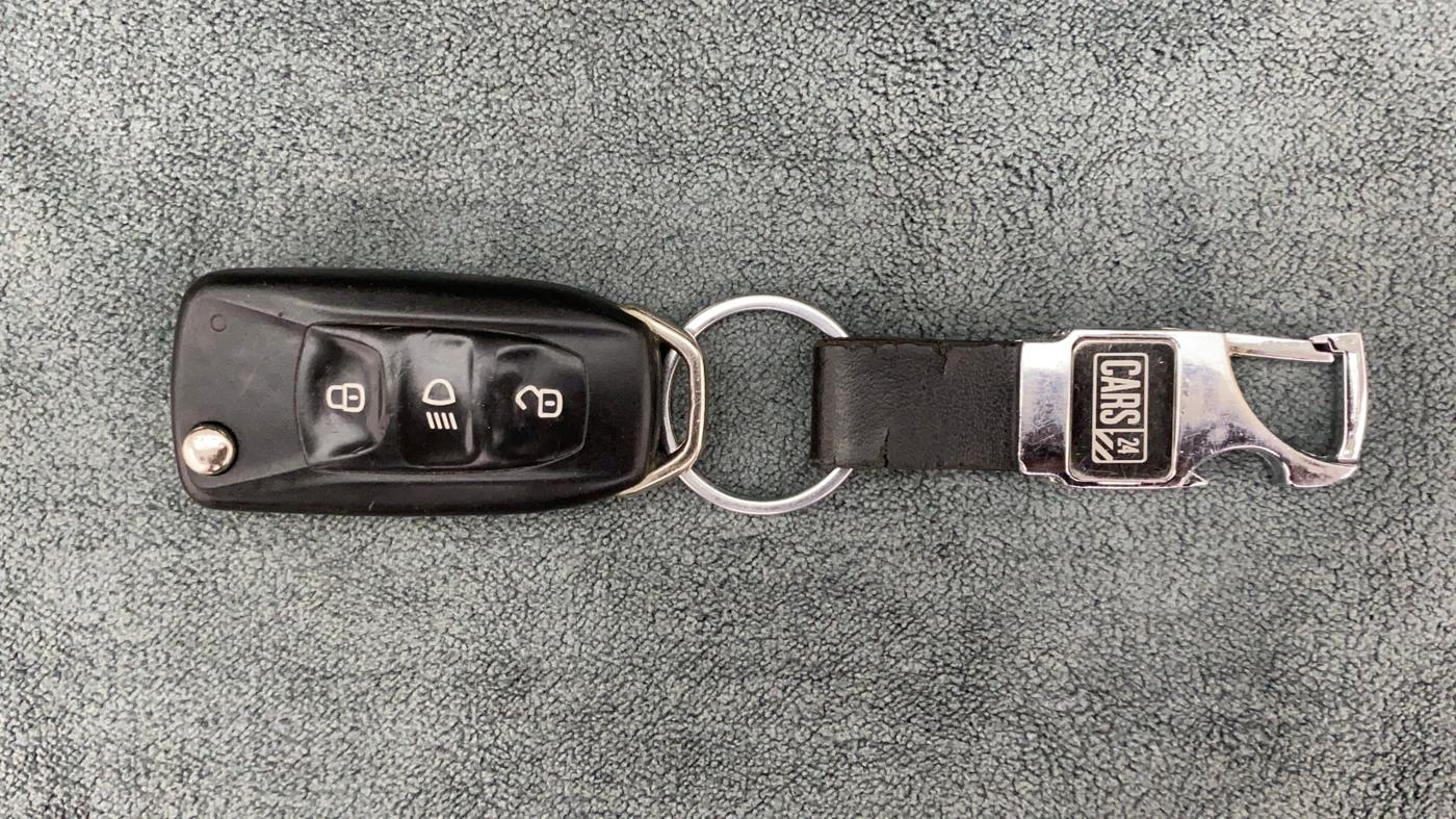 2018 Tata NEXON XZ DIESEL, Diesel, Manual, 66,345 km, Key Close Up