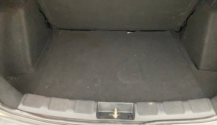 2018 Tata NEXON XZ DIESEL, Diesel, Manual, 66,345 km, Boot Inside