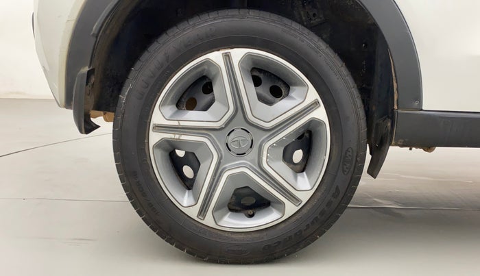 2018 Tata NEXON XZ DIESEL, Diesel, Manual, 66,345 km, Right Rear Wheel