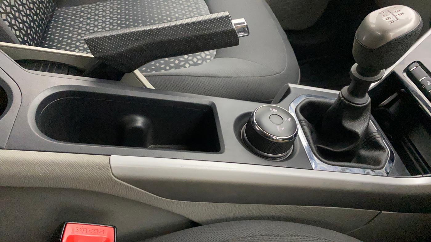 2018 Tata NEXON XZ DIESEL, Diesel, Manual, 66,345 km, Gear Lever