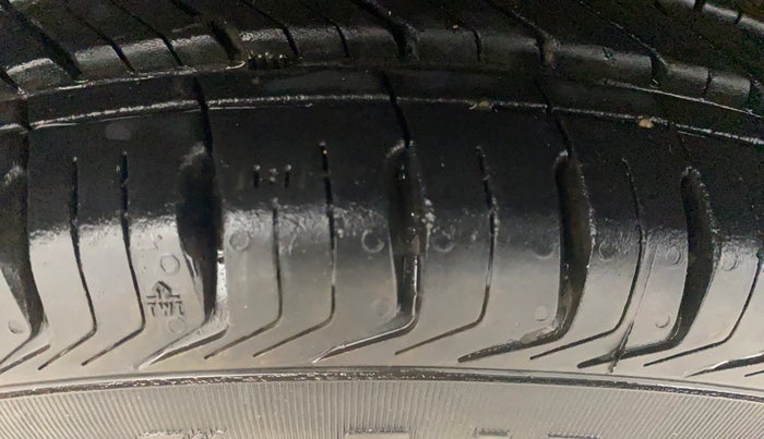 2012 Maruti A Star VXI, Petrol, Manual, 29,389 km, Right Rear Tyre Tread