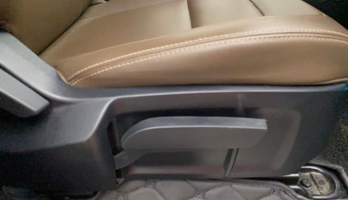 2019 Tata Harrier XZ 2.0L DUAL TONE, Diesel, Manual, 32,810 km, Driver Side Adjustment Panel