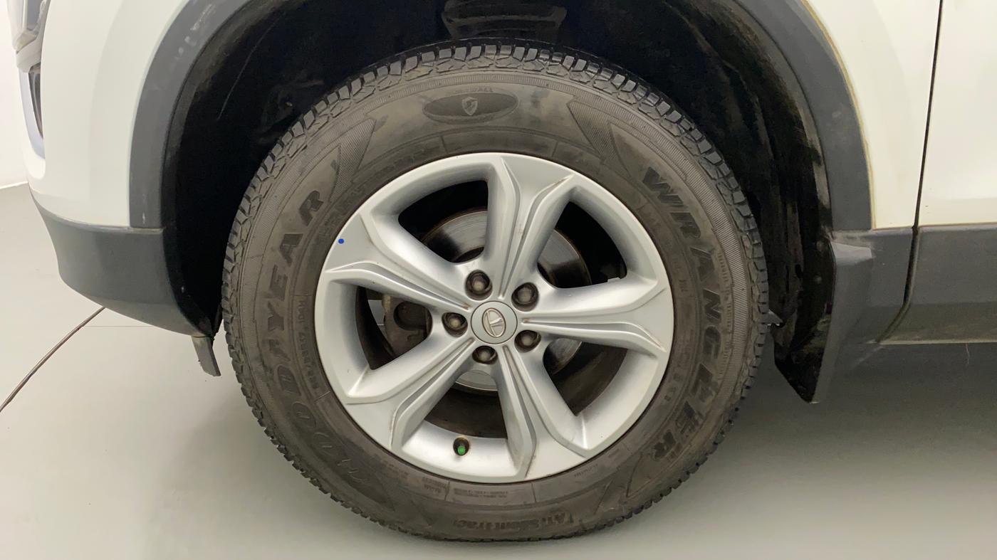 2019 Tata Harrier XZ 2.0L DUAL TONE, Diesel, Manual, 32,810 km, Left Front Wheel