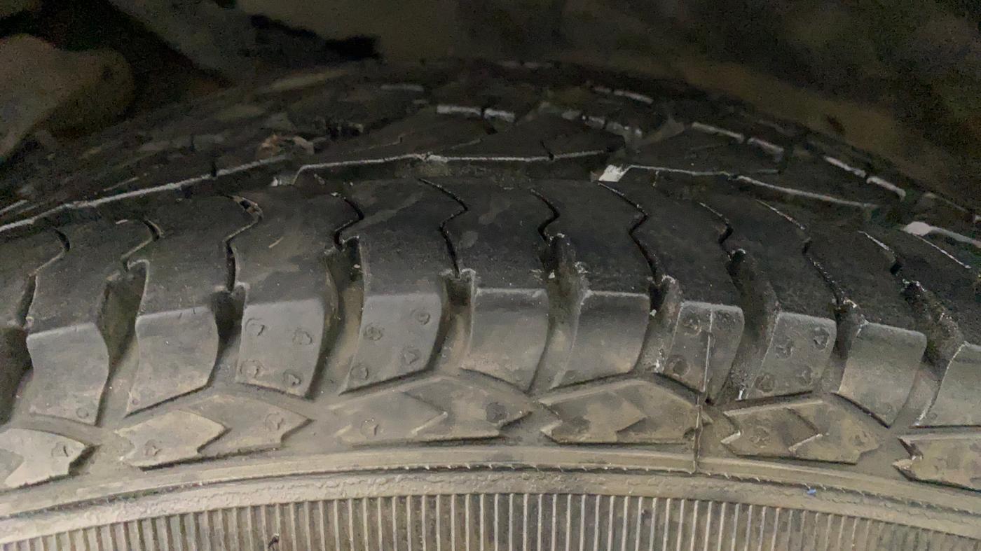 2019 Tata Harrier XZ 2.0L DUAL TONE, Diesel, Manual, 32,810 km, Left Rear Tyre Tread