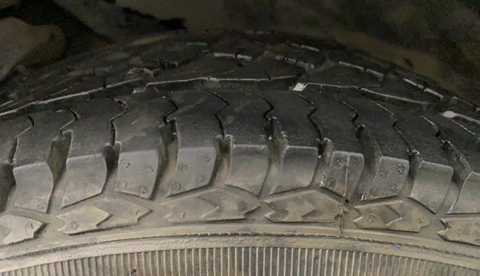 2019 Tata Harrier XZ 2.0L DUAL TONE, Diesel, Manual, 32,810 km, Left Rear Tyre Tread