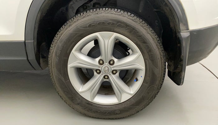 2019 Tata Harrier XZ 2.0L DUAL TONE, Diesel, Manual, 32,810 km, Left Rear Wheel