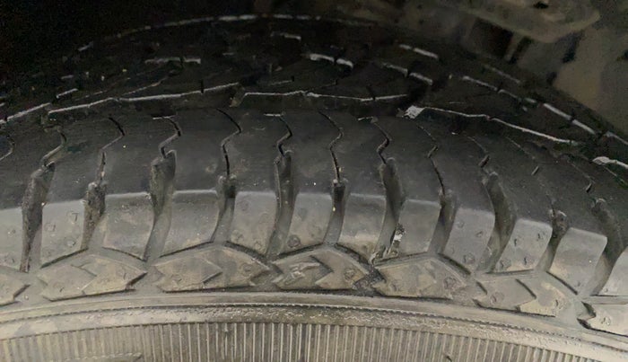 2019 Tata Harrier XZ 2.0L DUAL TONE, Diesel, Manual, 32,810 km, Right Front Tyre Tread