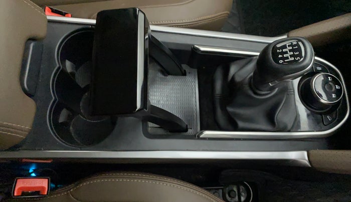 2019 Tata Harrier XZ 2.0L DUAL TONE, Diesel, Manual, 32,810 km, Gear Lever