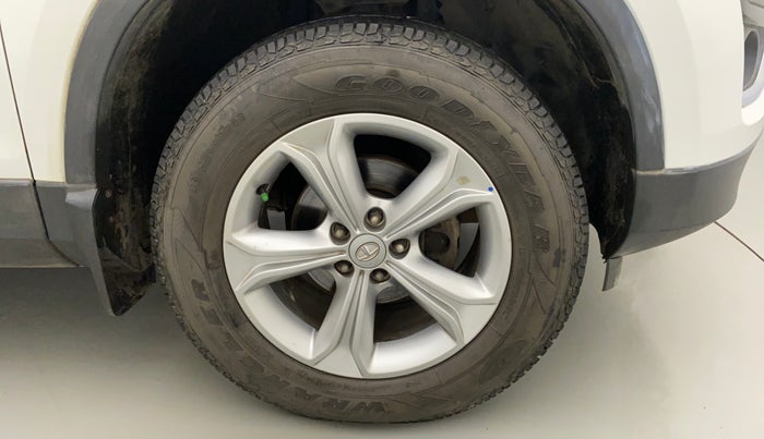 2019 Tata Harrier XZ 2.0L DUAL TONE, Diesel, Manual, 32,810 km, Right Front Wheel