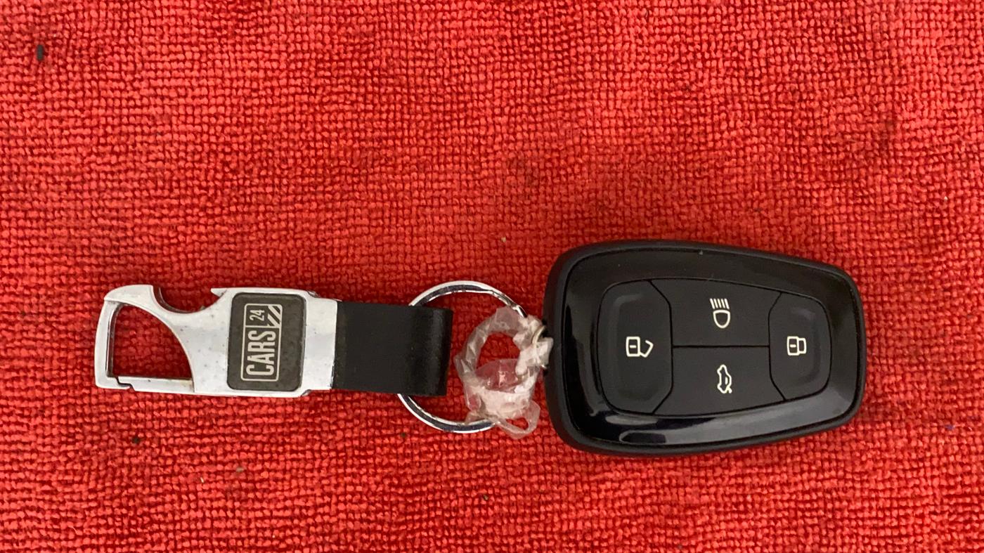 2019 Tata Harrier XZ 2.0L DUAL TONE, Diesel, Manual, 32,810 km, Key Close Up