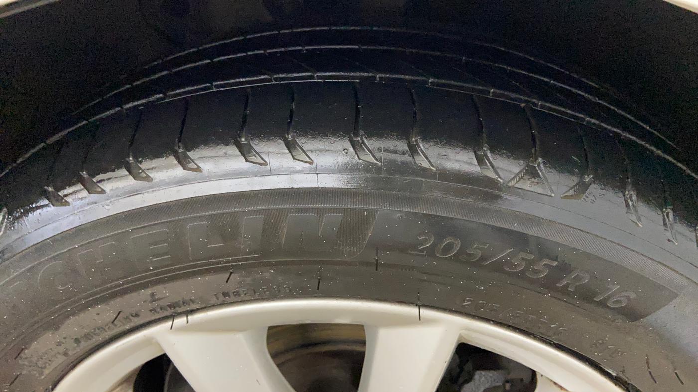 2014 Skoda Octavia ELEGANCE 1.8 TSI AT, Petrol, Automatic, 56,716 km, Right Front Tyre Tread