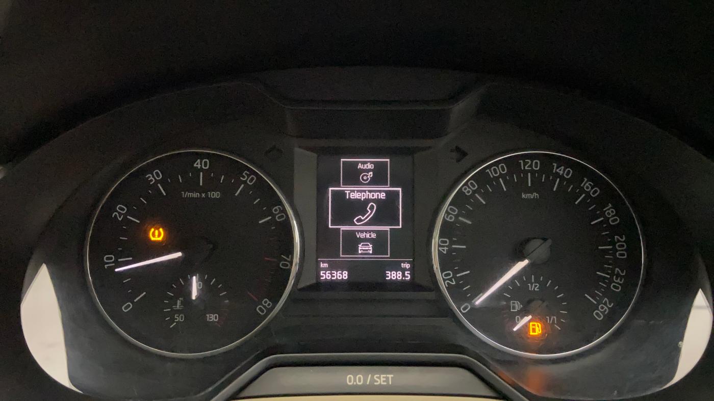 2014 Skoda Octavia ELEGANCE 1.8 TSI AT, Petrol, Automatic, 56,716 km, Odometer Image