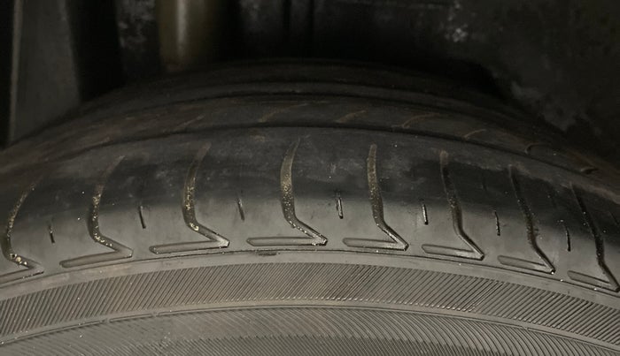 2020 Ford FREESTYLE TITANIUM 1.5 DIESEL, Diesel, Manual, 1,01,152 km, Right Rear Tyre Tread