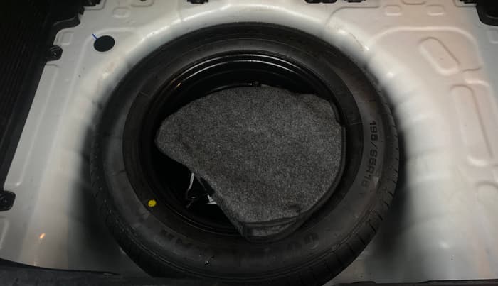 2024 Hyundai VENUE SX 1.2 PETROL, Petrol, Manual, 15,828 km, Spare Tyre