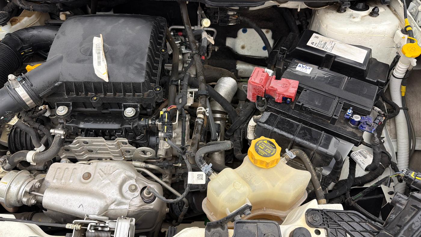 2025 Tata Curvv Creative Plus S 1.2 Petrol 6MT, Petrol, Manual, 30,626 km, Engine View - Left
