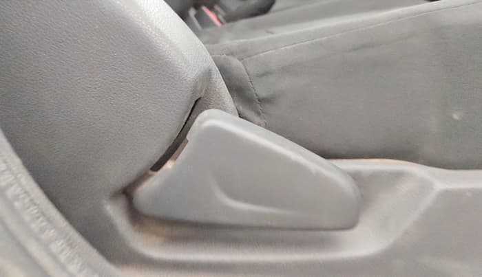 2016 Renault Kwid RXL, Petrol, Manual, 60,098 km, Driver Side Adjustment Panel