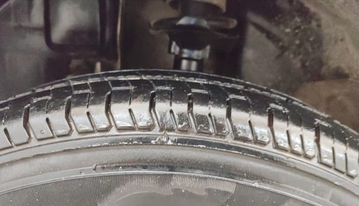 2016 Renault Kwid RXL, Petrol, Manual, 60,098 km, Left Front Tyre Tread