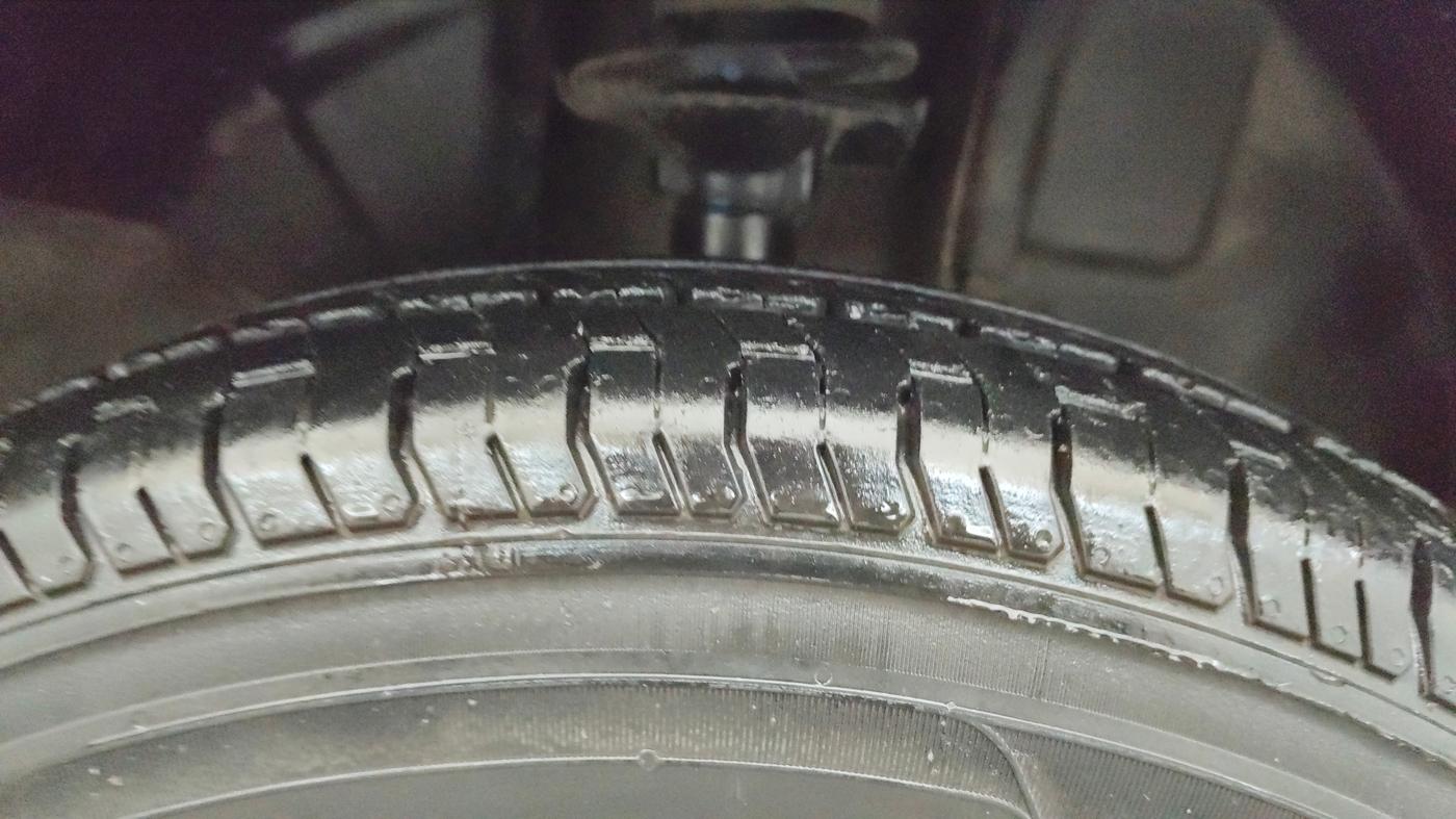 2016 Renault Kwid RXL, Petrol, Manual, 60,098 km, Right Front Tyre Tread
