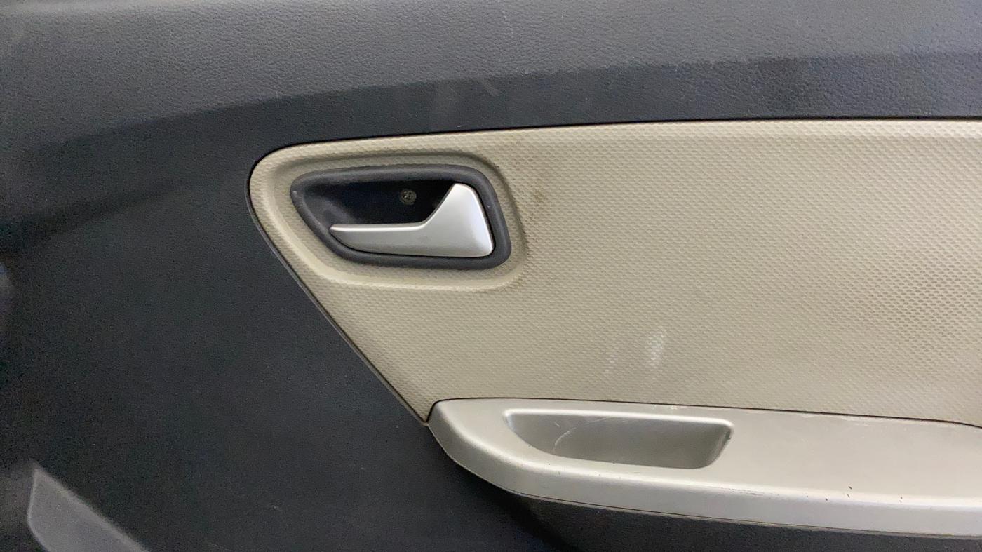 2019 Maruti Alto K10 VXI, Petrol, Manual, 77,364 km, Driver Side Door Panels Control