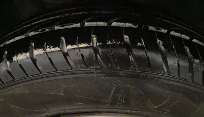 2015 Hyundai Elite i20 MAGNA 1.2, Petrol, Manual, 1,03,806 km, Left Front Tyre Tread