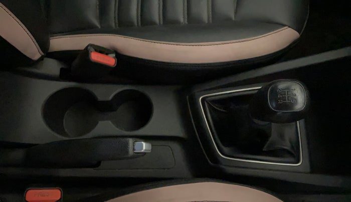 2015 Hyundai Elite i20 MAGNA 1.2, Petrol, Manual, 1,03,806 km, Gear Lever