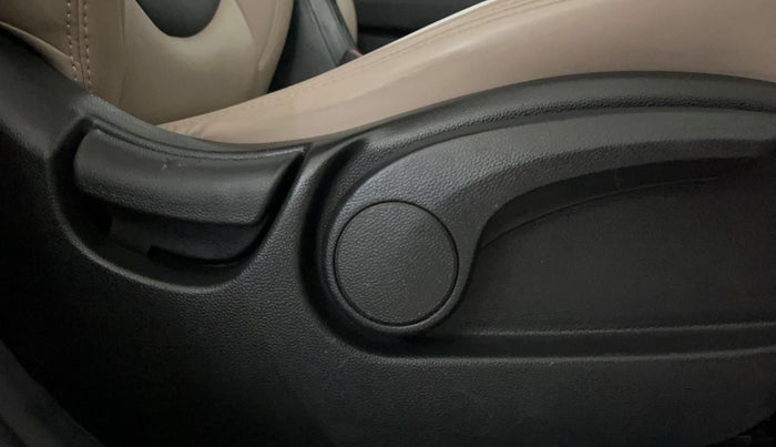 2017 Hyundai Creta SX PLUS 1.6 PETROL, Petrol, Manual, 82,070 km, Driver Side Adjustment Panel