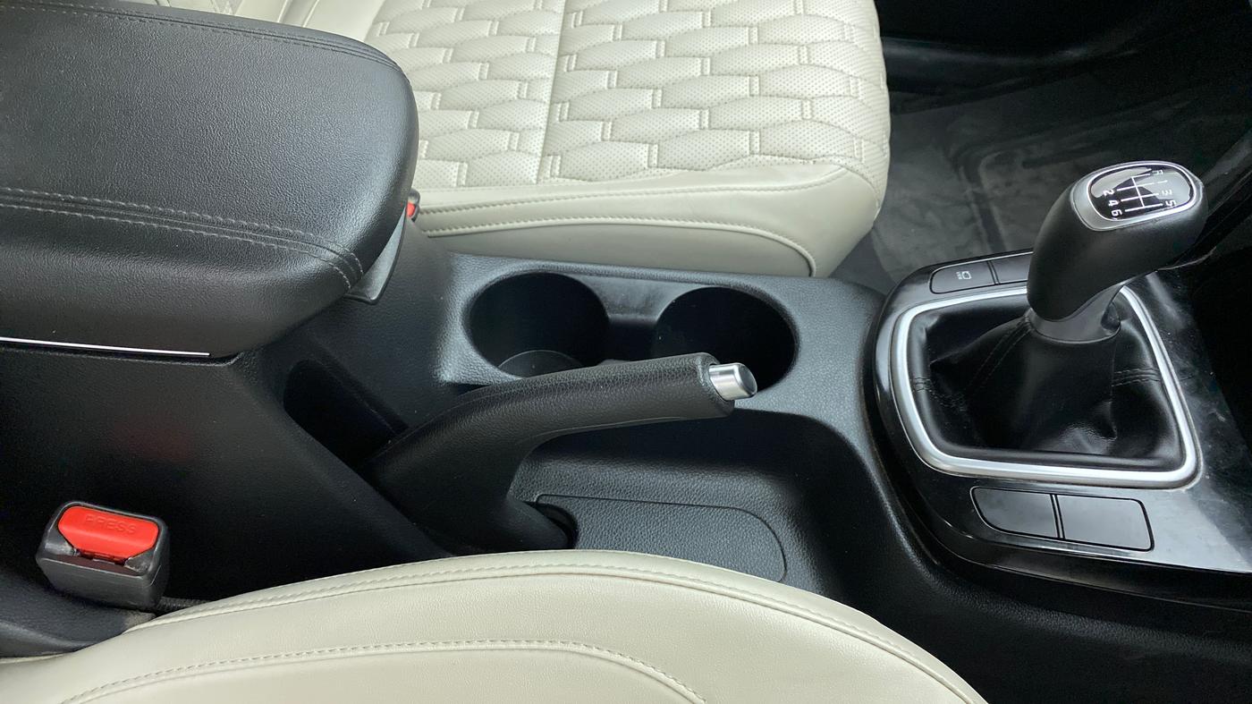 2020 KIA SELTOS HTX 1.5 PETROL MT, Petrol, Manual, 26,465 km, Gear Lever