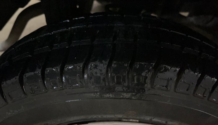 2016 Maruti Alto 800 LXI, Petrol, Manual, 10,442 km, Right Rear Tyre Tread