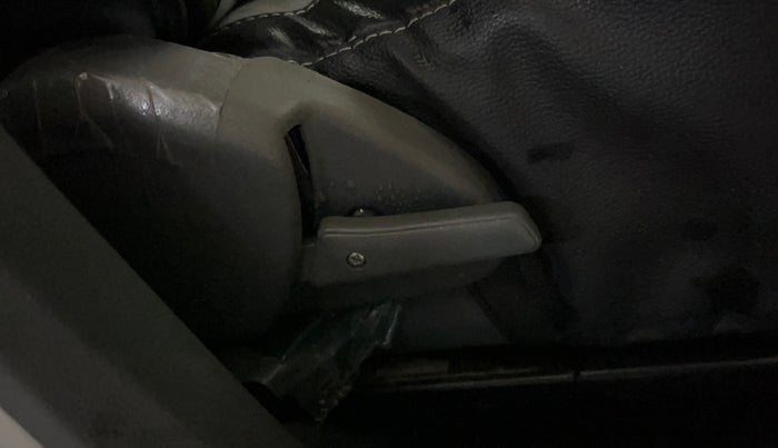 2016 Maruti Alto 800 LXI, Petrol, Manual, 10,442 km, Driver Side Adjustment Panel