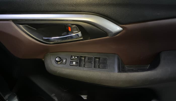 2024 Maruti Grand Vitara SIGMA SMART HYBRID, Petrol, Manual, 17,444 km, Driver Side Door Panels Control