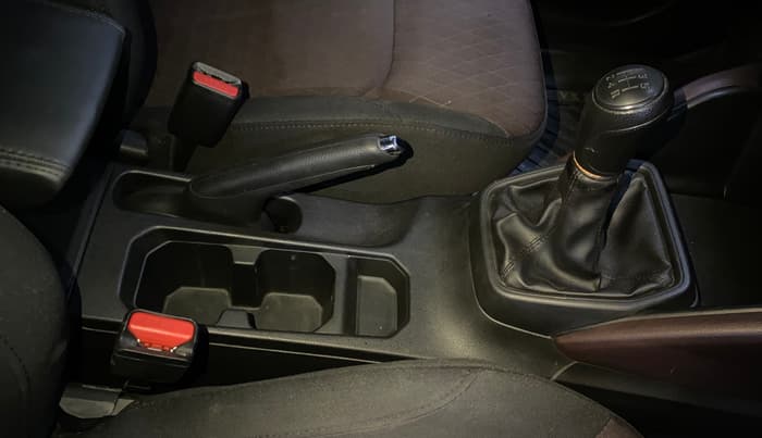 2024 Maruti Grand Vitara SIGMA SMART HYBRID, Petrol, Manual, 17,444 km, Gear Lever